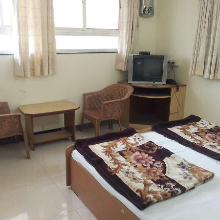 Sarang Lodging & Boarding Villa Satara Exterior photo