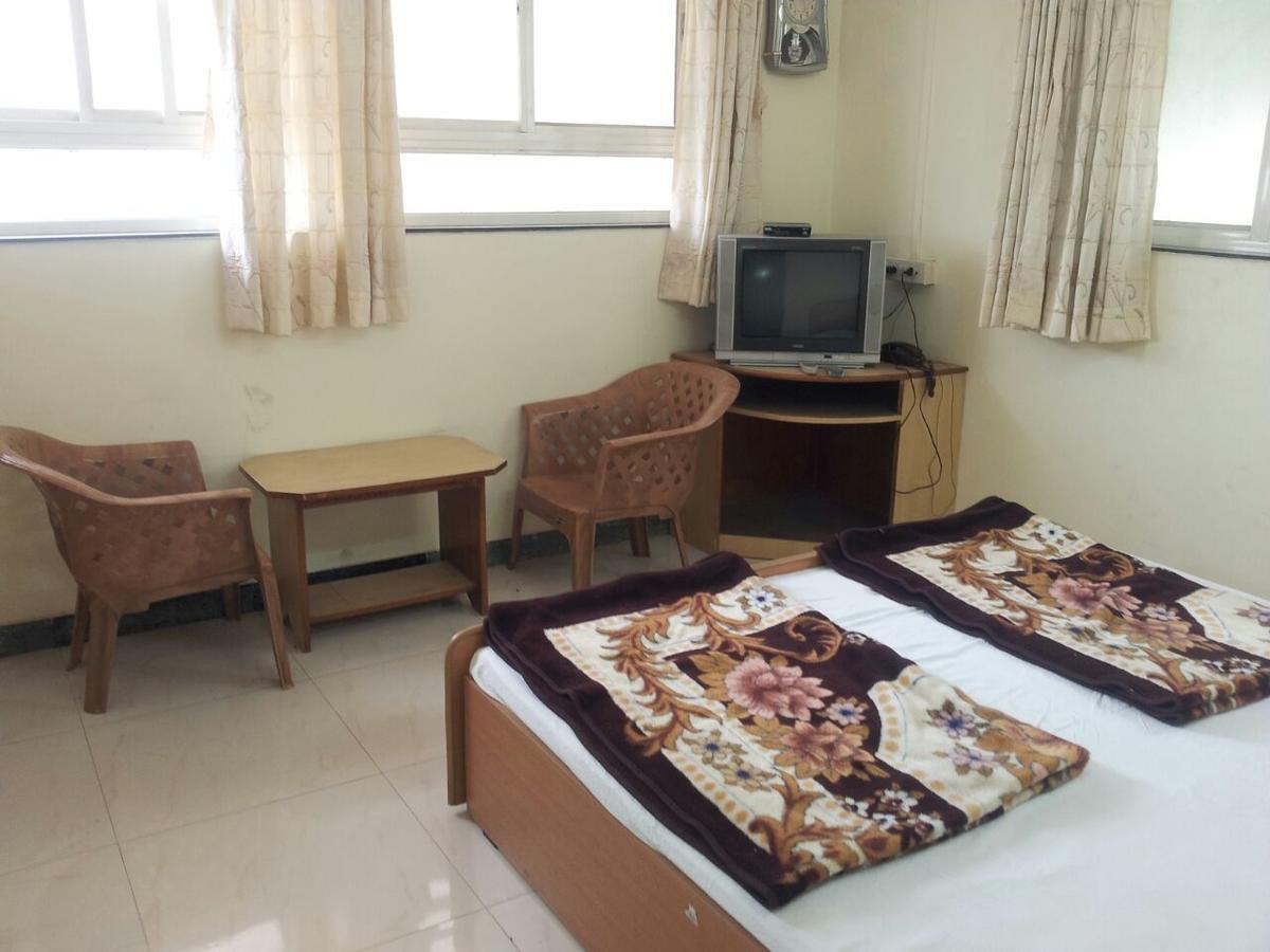 Sarang Lodging & Boarding Villa Satara Exterior photo