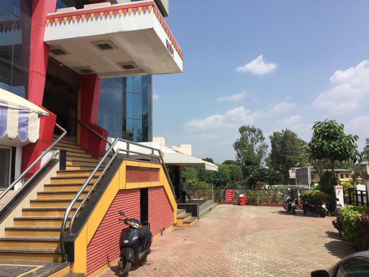 Sarang Lodging & Boarding Villa Satara Exterior photo